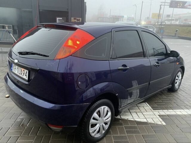 Синій Форд Фокус, об'ємом двигуна 1.8 л та пробігом 245 тис. км за 1400 $, фото 4 на Automoto.ua