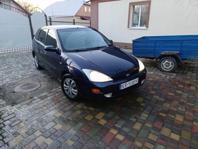Синий Форд Фокус, объемом двигателя 1.8 л и пробегом 250 тыс. км за 950 $, фото 2 на Automoto.ua