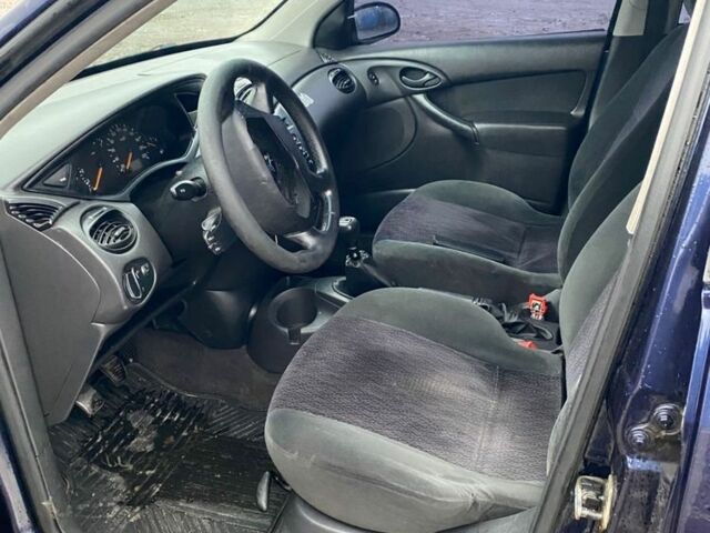 Синій Форд Фокус, об'ємом двигуна 1.8 л та пробігом 255 тис. км за 1800 $, фото 6 на Automoto.ua