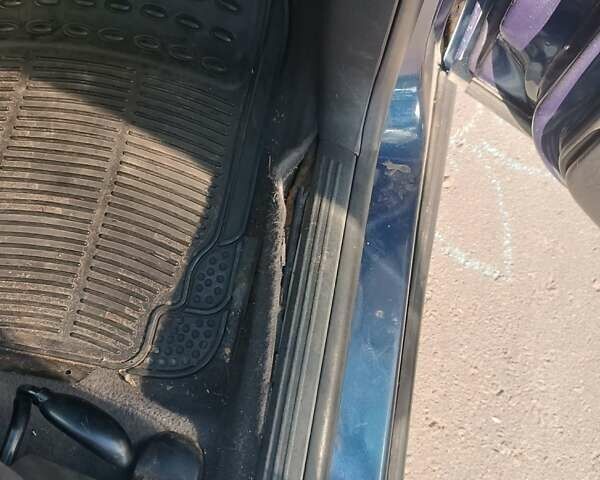 Синий Форд Фокус, объемом двигателя 2 л и пробегом 301 тыс. км за 1500 $, фото 7 на Automoto.ua