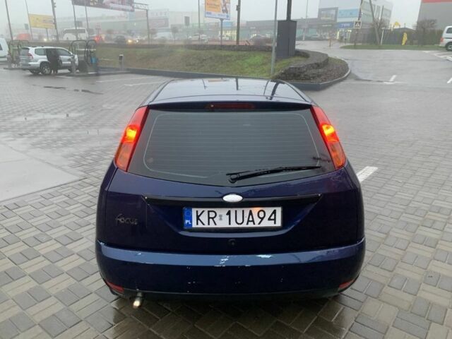 Синій Форд Фокус, об'ємом двигуна 1.8 л та пробігом 245 тис. км за 1400 $, фото 5 на Automoto.ua