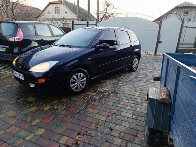 Синий Форд Фокус, объемом двигателя 1.8 л и пробегом 250 тыс. км за 950 $, фото 1 на Automoto.ua