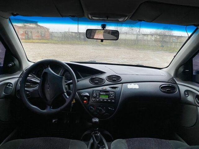 Синій Форд Фокус, об'ємом двигуна 1.8 л та пробігом 255 тис. км за 1800 $, фото 11 на Automoto.ua