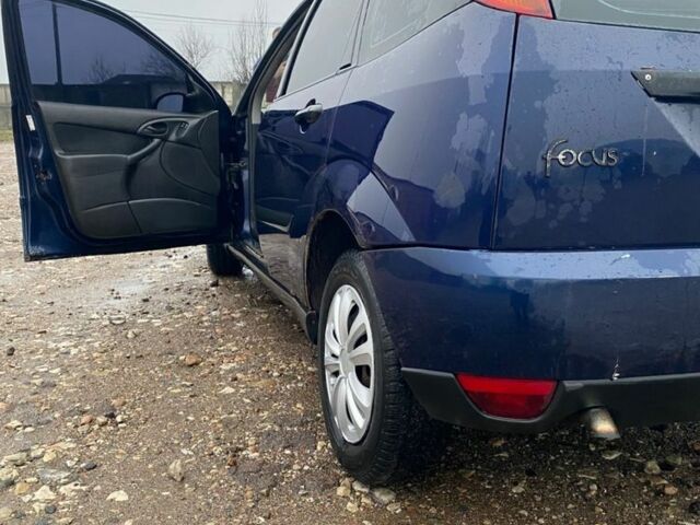 Синій Форд Фокус, об'ємом двигуна 1.8 л та пробігом 255 тис. км за 1800 $, фото 2 на Automoto.ua