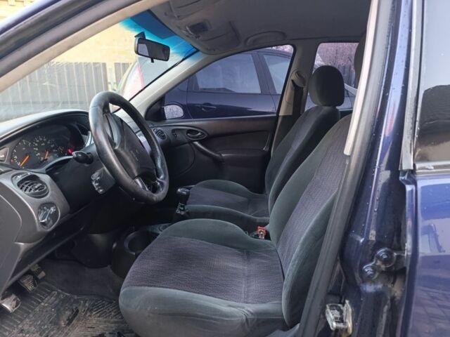 Синий Форд Фокус, объемом двигателя 1.8 л и пробегом 250 тыс. км за 950 $, фото 7 на Automoto.ua