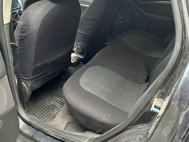 Синий Форд Фокус, объемом двигателя 1.8 л и пробегом 380 тыс. км за 850 $, фото 11 на Automoto.ua