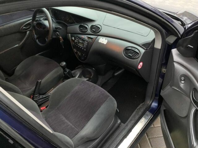 Синій Форд Фокус, об'ємом двигуна 1.8 л та пробігом 245 тис. км за 1400 $, фото 8 на Automoto.ua