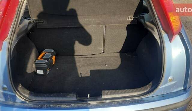 Синий Форд Фокус, объемом двигателя 1.8 л и пробегом 222 тыс. км за 3500 $, фото 16 на Automoto.ua