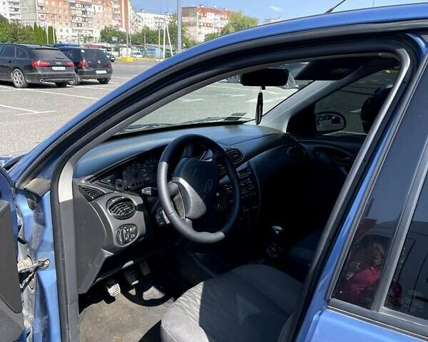 Синий Форд Фокус, объемом двигателя 1.8 л и пробегом 222 тыс. км за 3500 $, фото 2 на Automoto.ua