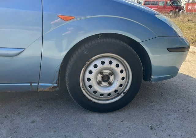 Синій Форд Фокус, об'ємом двигуна 1.8 л та пробігом 230 тис. км за 1900 $, фото 4 на Automoto.ua