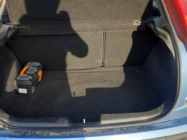 Синій Форд Фокус, об'ємом двигуна 1.8 л та пробігом 230 тис. км за 3300 $, фото 17 на Automoto.ua