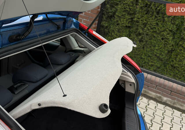 Синій Форд Фокус, об'ємом двигуна 1.6 л та пробігом 220 тис. км за 4500 $, фото 33 на Automoto.ua