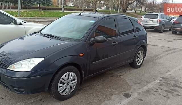 Синий Форд Фокус, объемом двигателя 1.4 л и пробегом 300 тыс. км за 3200 $, фото 1 на Automoto.ua