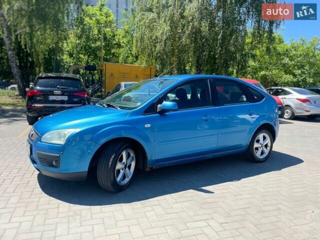 Синій Форд Фокус, об'ємом двигуна 2 л та пробігом 455 тис. км за 3200 $, фото 4 на Automoto.ua