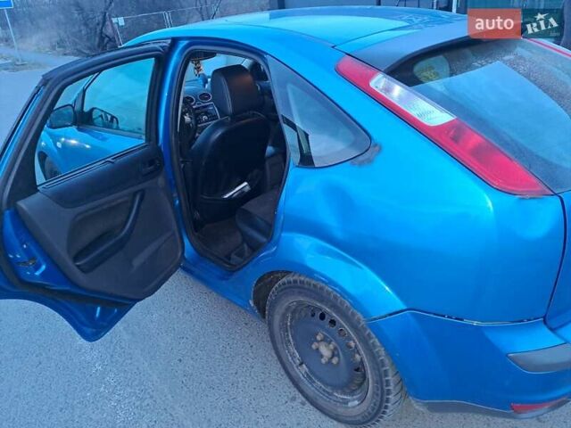 Синий Форд Фокус, объемом двигателя 2 л и пробегом 450 тыс. км за 3800 $, фото 7 на Automoto.ua