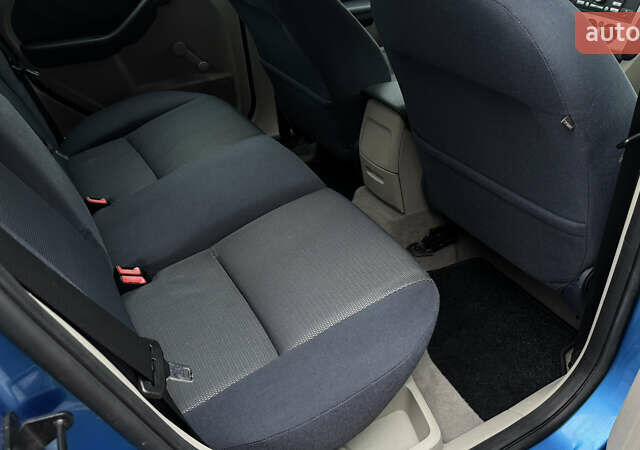 Синій Форд Фокус, об'ємом двигуна 1.6 л та пробігом 220 тис. км за 4500 $, фото 28 на Automoto.ua