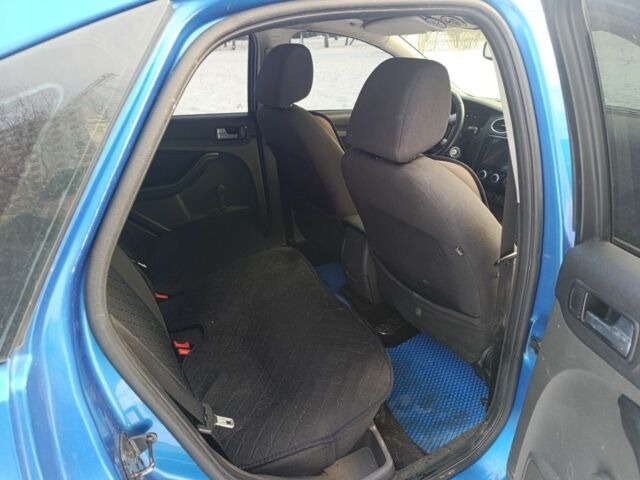 Синій Форд Фокус, об'ємом двигуна 1.6 л та пробігом 435 тис. км за 3350 $, фото 18 на Automoto.ua