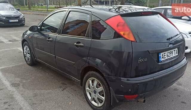 Синий Форд Фокус, объемом двигателя 1.4 л и пробегом 300 тыс. км за 3200 $, фото 2 на Automoto.ua