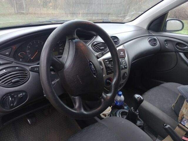 Синій Форд Фокус, об'ємом двигуна 1 л та пробігом 330 тис. км за 2200 $, фото 1 на Automoto.ua