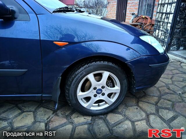 Синій Форд Фокус, об'ємом двигуна 1.6 л та пробігом 32000 тис. км за 2200 $, фото 1 на Automoto.ua