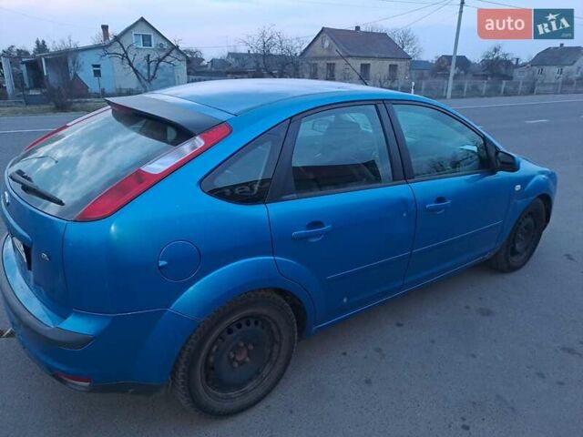 Синий Форд Фокус, объемом двигателя 2 л и пробегом 450 тыс. км за 3800 $, фото 2 на Automoto.ua
