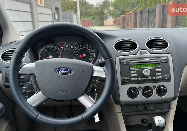 Синій Форд Фокус, об'ємом двигуна 1.6 л та пробігом 220 тис. км за 4500 $, фото 21 на Automoto.ua