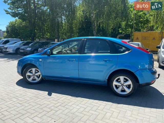 Синій Форд Фокус, об'ємом двигуна 2 л та пробігом 455 тис. км за 3200 $, фото 5 на Automoto.ua