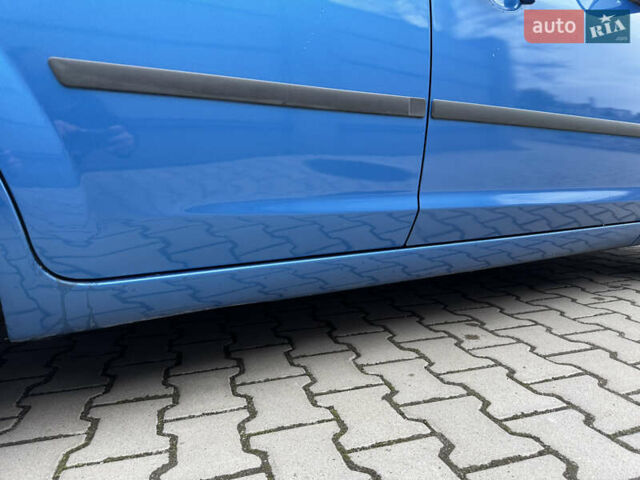 Синій Форд Фокус, об'ємом двигуна 1.6 л та пробігом 220 тис. км за 4500 $, фото 10 на Automoto.ua