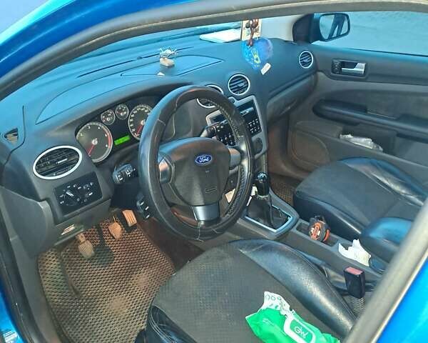 Синий Форд Фокус, объемом двигателя 2 л и пробегом 450 тыс. км за 3800 $, фото 4 на Automoto.ua