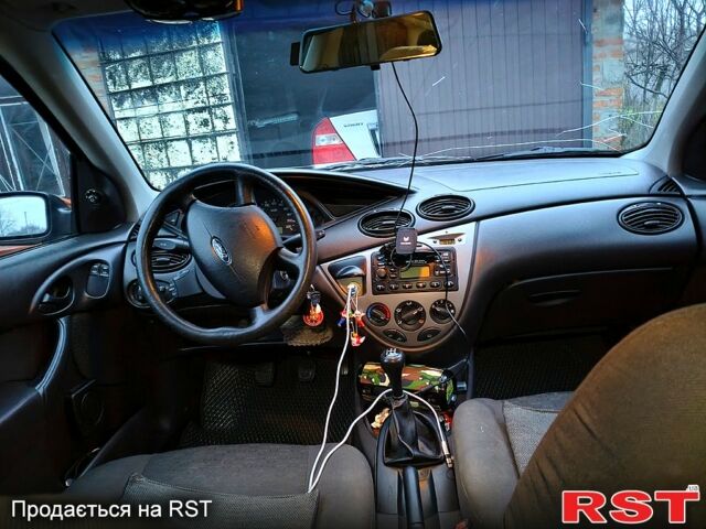 Синій Форд Фокус, об'ємом двигуна 1.6 л та пробігом 32000 тис. км за 2200 $, фото 11 на Automoto.ua