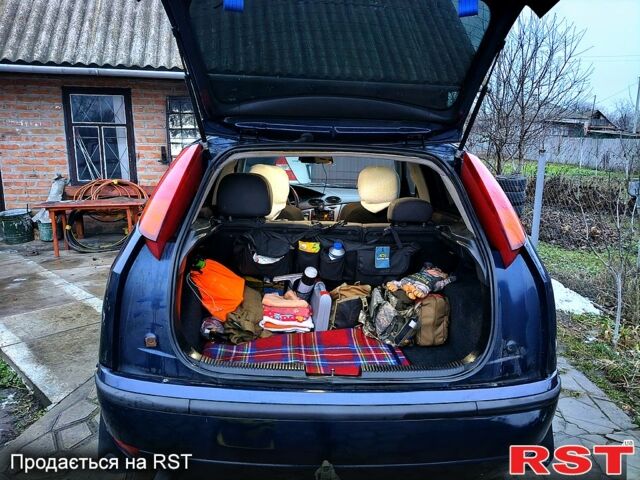 Синій Форд Фокус, об'ємом двигуна 1.6 л та пробігом 32000 тис. км за 2200 $, фото 6 на Automoto.ua