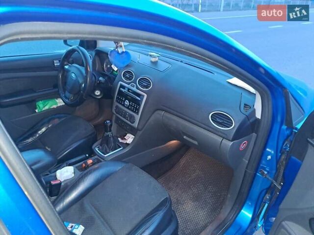 Синий Форд Фокус, объемом двигателя 2 л и пробегом 450 тыс. км за 3800 $, фото 6 на Automoto.ua