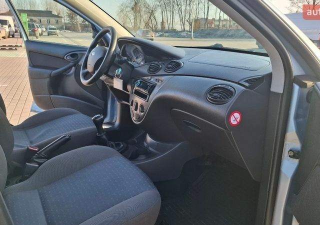 Синий Форд Фокус, объемом двигателя 1.4 л и пробегом 155 тыс. км за 3600 $, фото 6 на Automoto.ua