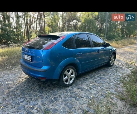 Синий Форд Фокус, объемом двигателя 2 л и пробегом 320 тыс. км за 5000 $, фото 5 на Automoto.ua