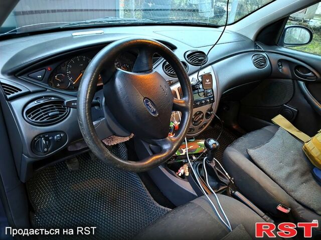 Синій Форд Фокус, об'ємом двигуна 1.6 л та пробігом 32000 тис. км за 2200 $, фото 5 на Automoto.ua