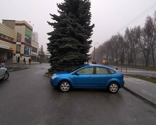 Синій Форд Фокус, об'ємом двигуна 1.6 л та пробігом 195 тис. км за 5200 $, фото 6 на Automoto.ua