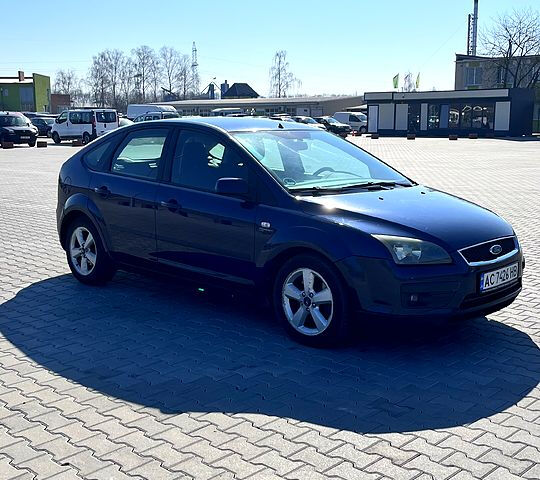 Синий Форд Фокус, объемом двигателя 2 л и пробегом 322 тыс. км за 4000 $, фото 4 на Automoto.ua