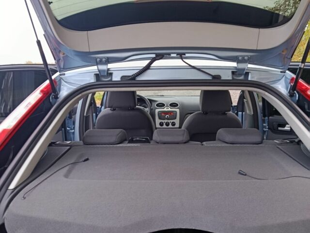 Синий Форд Фокус, объемом двигателя 1.6 л и пробегом 347 тыс. км за 4700 $, фото 18 на Automoto.ua