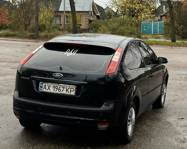 Синій Форд Фокус, об'ємом двигуна 1.4 л та пробігом 260 тис. км за 2600 $, фото 3 на Automoto.ua