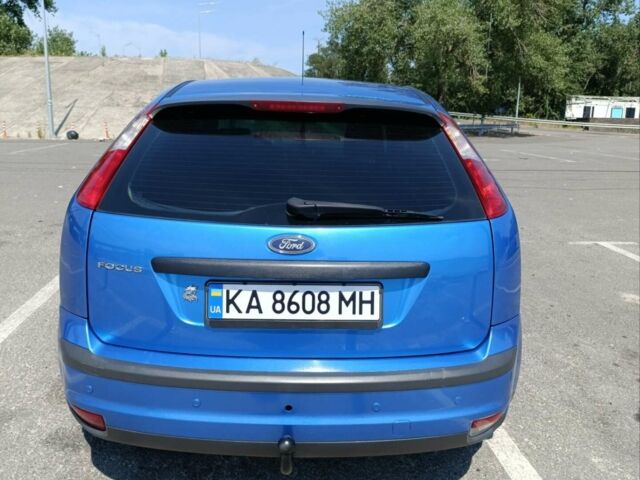 Синий Форд Фокус, объемом двигателя 1.6 л и пробегом 220 тыс. км за 4500 $, фото 2 на Automoto.ua