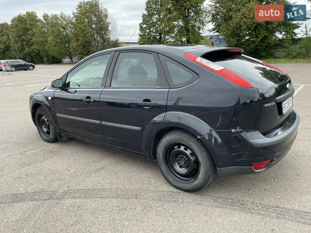Синій Форд Фокус, об'ємом двигуна 1.39 л та пробігом 224 тис. км за 3099 $, фото 8 на Automoto.ua