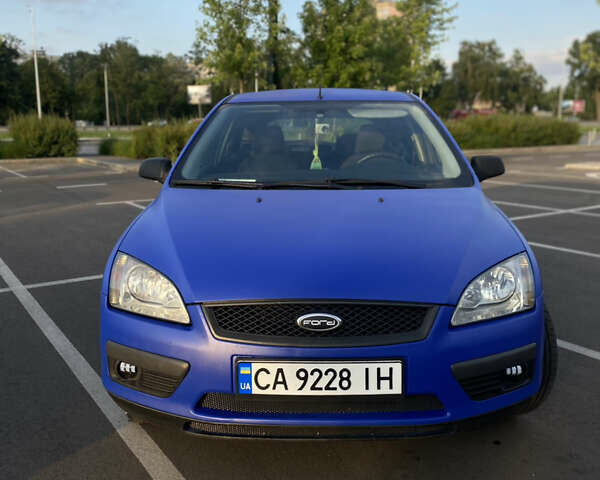 Синій Форд Фокус, об'ємом двигуна 1.6 л та пробігом 270 тис. км за 6100 $, фото 3 на Automoto.ua