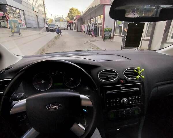 Синий Форд Фокус, объемом двигателя 1.6 л и пробегом 195 тыс. км за 5300 $, фото 4 на Automoto.ua