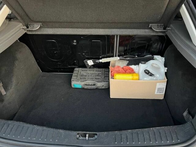 Синий Форд Фокус, объемом двигателя 1.6 л и пробегом 192 тыс. км за 3800 $, фото 16 на Automoto.ua