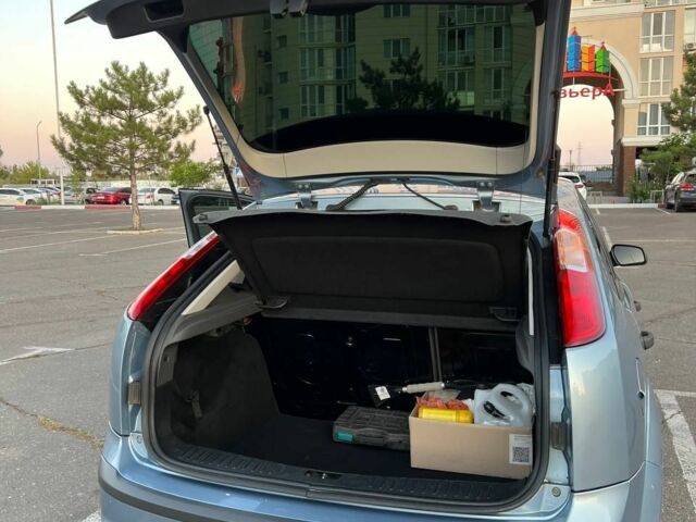 Синий Форд Фокус, объемом двигателя 1.6 л и пробегом 192 тыс. км за 3800 $, фото 17 на Automoto.ua