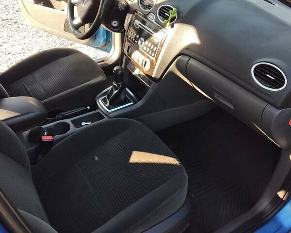 Синій Форд Фокус, об'ємом двигуна 1.6 л та пробігом 195 тис. км за 5200 $, фото 11 на Automoto.ua