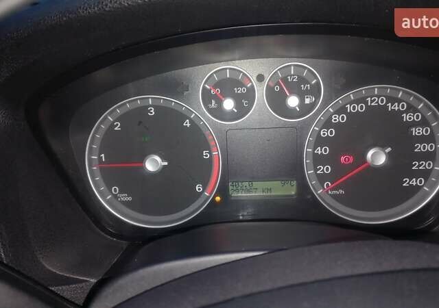 Форд Фокус 2005 в Хмельницком на Automoto.ua Синий Форд Фокус, объемом двигателя 1.56 л и пробегом 297 тыс. км за 3800 $, фото 1 на Automoto.ua