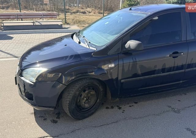 Синій Форд Фокус, об'ємом двигуна 1.6 л та пробігом 350 тис. км за 4100 $, фото 4 на Automoto.ua