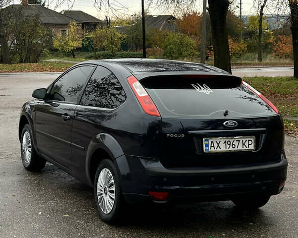 Синій Форд Фокус, об'ємом двигуна 1.4 л та пробігом 260 тис. км за 2600 $, фото 2 на Automoto.ua