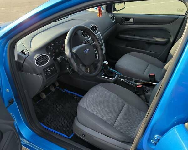 Синий Форд Фокус, объемом двигателя 1.6 л и пробегом 220 тыс. км за 6300 $, фото 21 на Automoto.ua